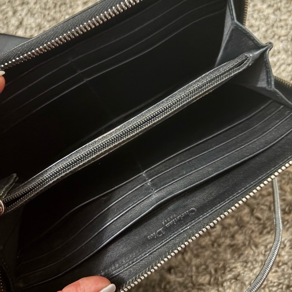 VINTAGE Dior Black Embossed Zip Wallet - Picture 5 of 8